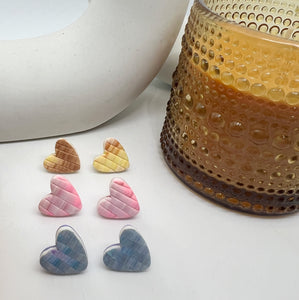 3 studs pack in Valentine hearts - small